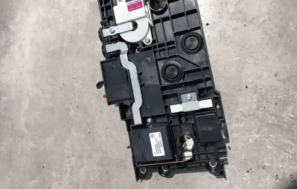 Honda Insight Battery relay fuse 1E100RBJ013 AEV68060