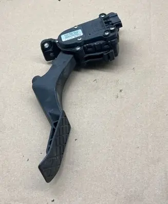 Volkswagen PASSAT B7 Accelerator throttle pedal 6PV00849503 7H1721503