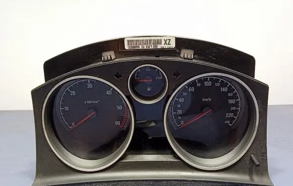Opel Astra J Speedometer (instrument cluster) 13308999