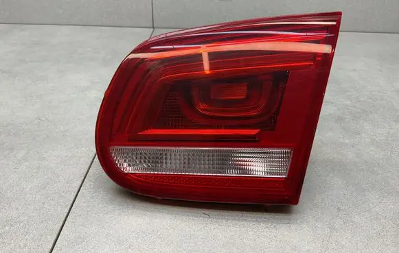 Volkswagen Eos Tailgate rear/tail lights 1Q0945094N