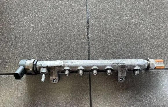 Volkswagen PASSAT B6 Fuel main line pipe 03L130089