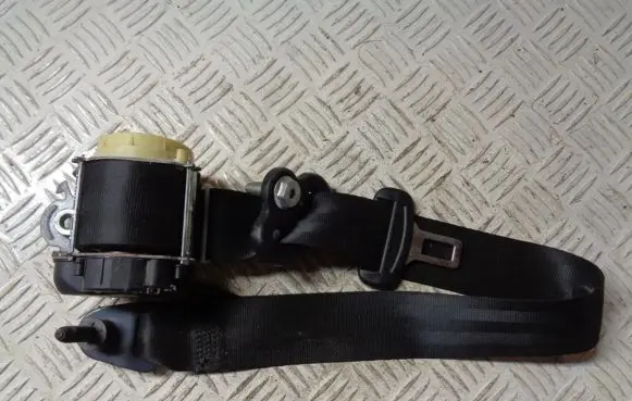Renault Twingo III Rear seatbelt 888403864R 34167086B
