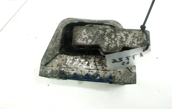 Skoda Octavia Mk2 (1Z) Engine mount bracket