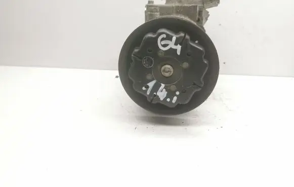 Volkswagen Golf IV Air conditioning (A/C) compressor (pump) 6Q0820803D