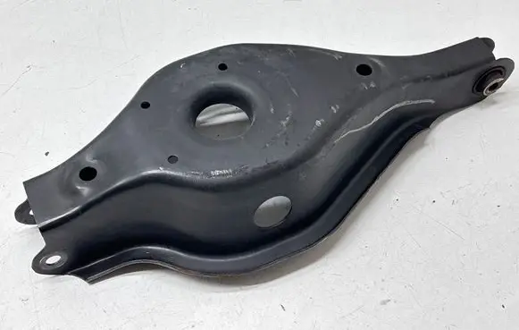 Nissan Rogue Rear upper control arm/wishbone 3508