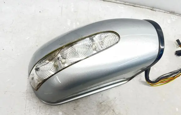 Mercedes-Benz E W211 Front door electric wing mirror 413133420