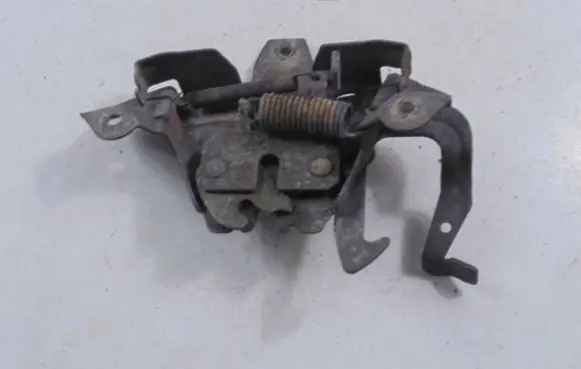 Mitsubishi Eclipse Engine bonnet/hood lock/catch
