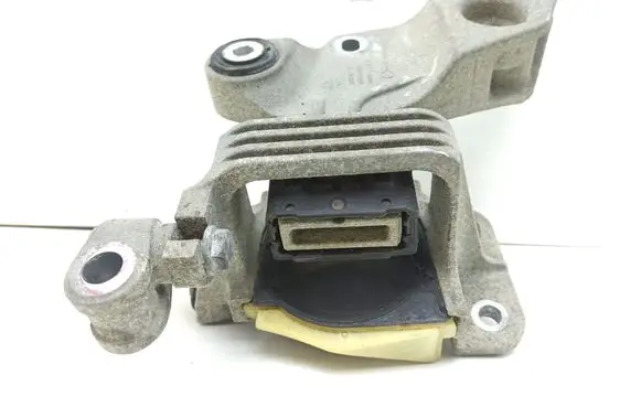 Mercedes-Benz Vito Viano W447 Engine mount bracket A4472410713