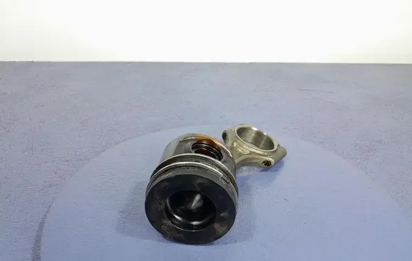 Audi A4 S4 B7 8E 8H Piston 