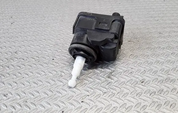 Volvo S40, V40 Headlight level adjustment motor 00728232