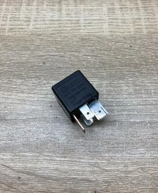 Audi A4 S4 B5 8D Other relay 3D0951253A V23134B59X418 433