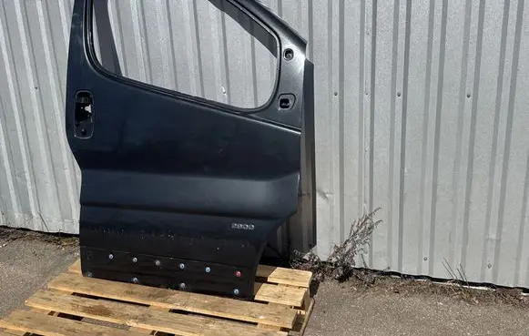 Opel Vivaro Front door 
