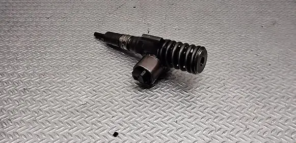 Audi A6 S6 C6 4F Fuel injector 03G130073G 0414720404