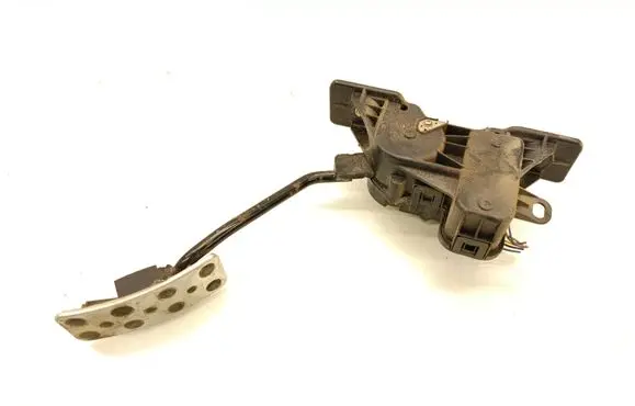 Mitsubishi Pajero Accelerator throttle pedal APM30018