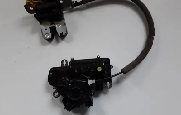Skoda Superb B8 (3V) Tailgate/trunk/boot lift motor 3V5827887A