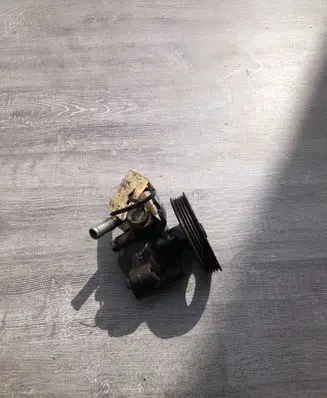 Nissan Almera Power steering pump