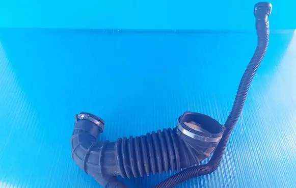 Audi A4 S4 B8 8K Air intake hose/pipe 03G129625