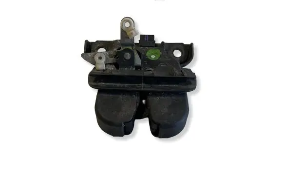 Audi A6 S6 C5 4B Tailgate/trunk/boot lock/catch/latch 4B9827520