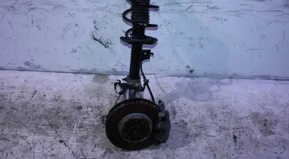 Nissan Qashqai J12 Front wheel hub spindle knuckle