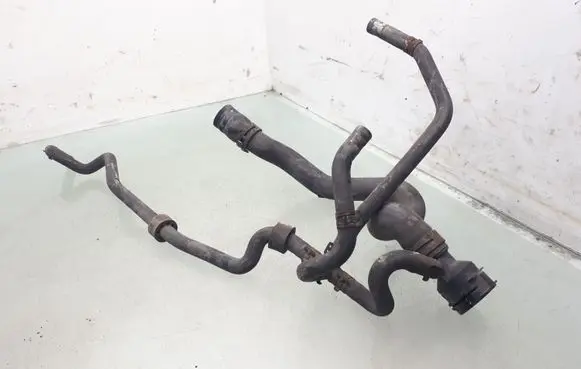 Volkswagen Golf V Engine coolant pipe/hose 1K0121156J