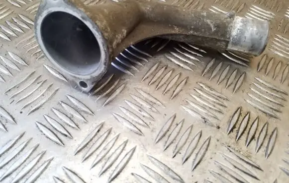 Toyota RAV 4 (XA20) Engine coolant pipe/hose