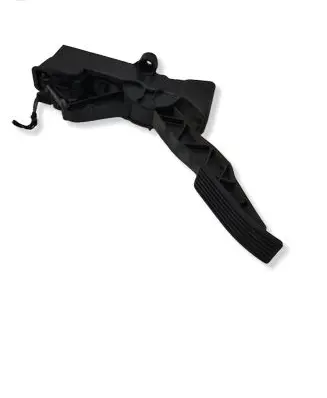 Mercedes-Benz A W169 Accelerator throttle pedal A1693000104 000549 221106