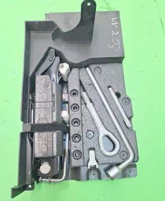 Mercedes-Benz C W203 Tool set 2038900061