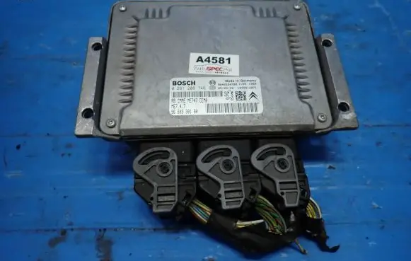 Peugeot 407 Engine control unit/module ECU 0261208746 9660330180