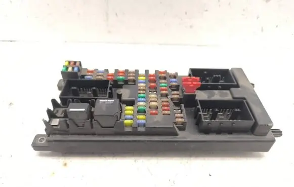 Land Rover Range Rover Sport L320 Fuse module 3521AT510A K0BT510A