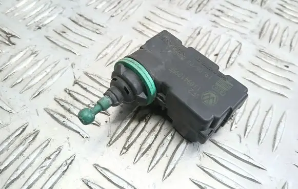 Headlight level adjustment motor