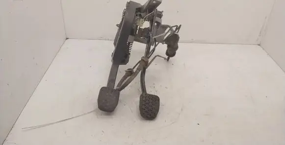 BMW 3 E36 Pedal assembly 1161963