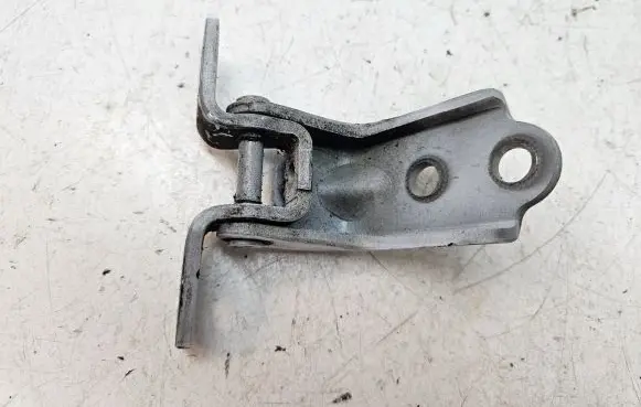 KIA Sportage Front door upper hinge
