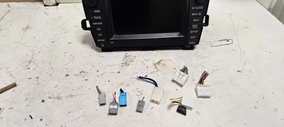 Toyota Prius (XW30) Sound system wiring loom 8612047400 8611360V830 B9016