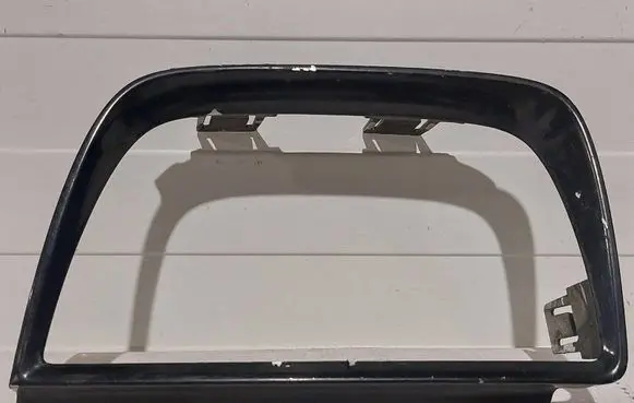 Chevrolet Camaro Rear/tail light trim molding 92198055