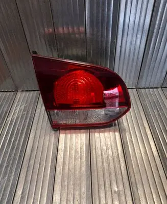 Tailgate rear/tail lights