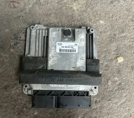 Audi A5 8T 8F Engine control unit/module 04L906021BG
