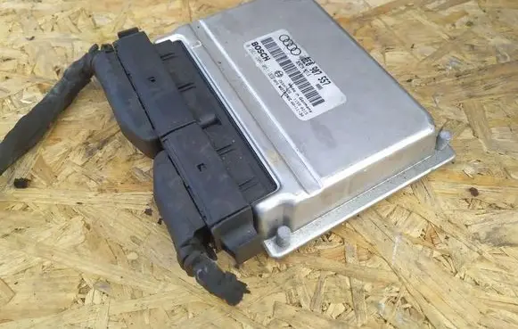 Audi A4 S4 B6 8E 8H Engine control unit/module ECU 8E0907557