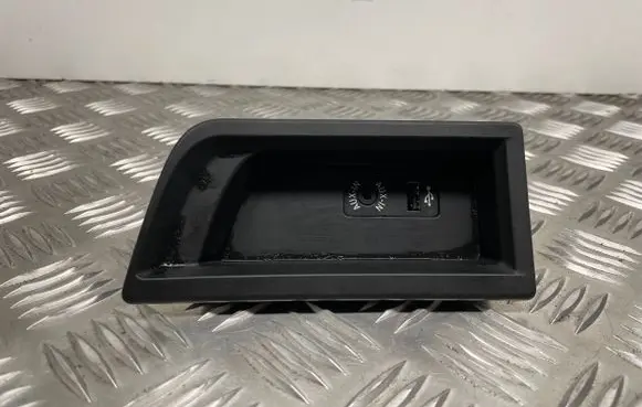 BMW 3 F30 F35 F31 AUX in-socket connector 9207358