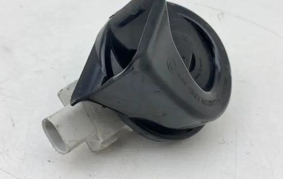 BMW 3 F30 F35 F31 Horn signal 7400704 6033FB6338 070617L4B