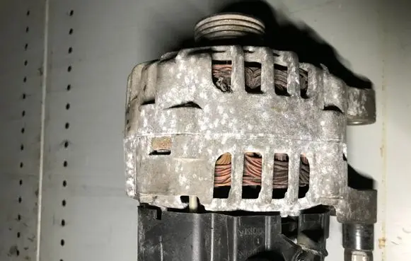 Citroen C4 I Generator/alternator 9656956280