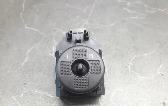 Hyundai Tucson JM Wing mirror switch
