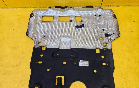 Peugeot 2008 II Engine splash shield/under tray 9824226480