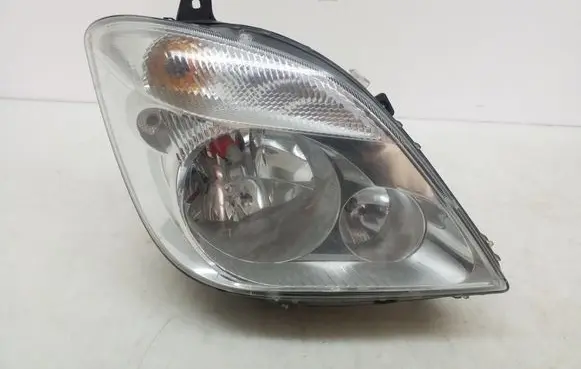 Mercedes-Benz Sprinter W906 Headlight/headlamp A9068200261