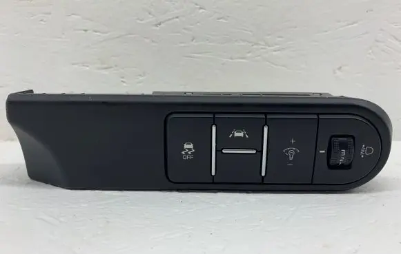 KIA Ceed Headlight level height control switch 93700J7810