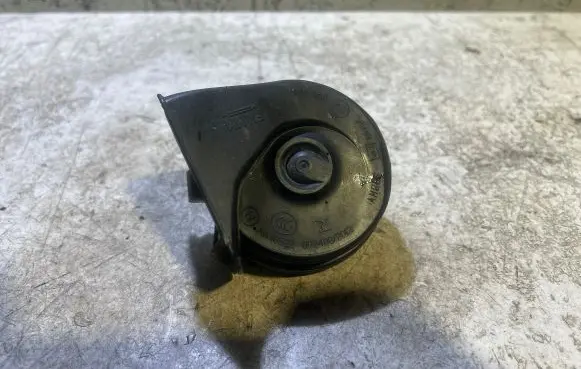 Mercedes-Benz E W211 Horn signal A046522 002408