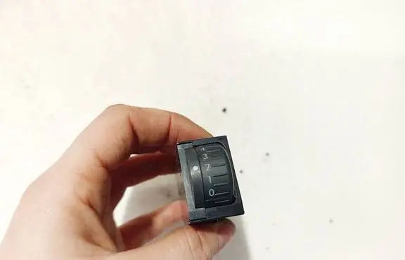 Subaru B9 Tribeca Headlight level height control switch