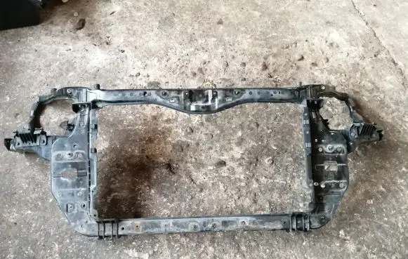 KIA Carens I Radiator support slam panel bracket 