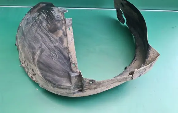 Audi A4 S4 B5 8D Front wheel arch liner splash guards 8D0821171F