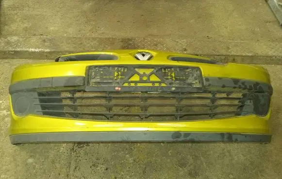 Renault Clio III Front bumper 