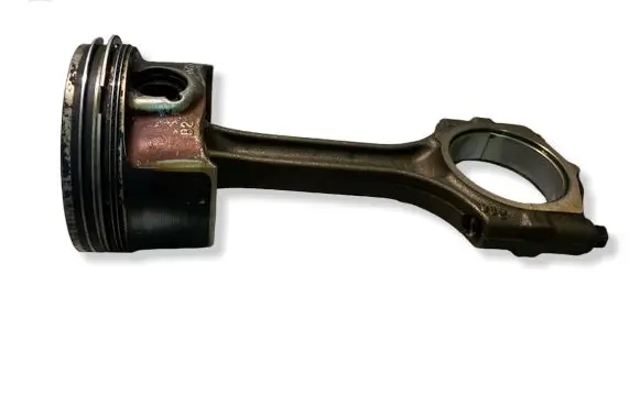 Opel Zafira C Piston with connecting rod 